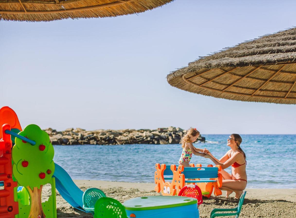 Amathus Beach Hotel Limassol Exterior photo